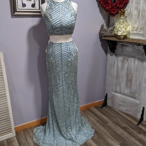 💎SOLD💎NWOT Sherri Hill beaded 2 pc formal gown - Picture 2 of 7